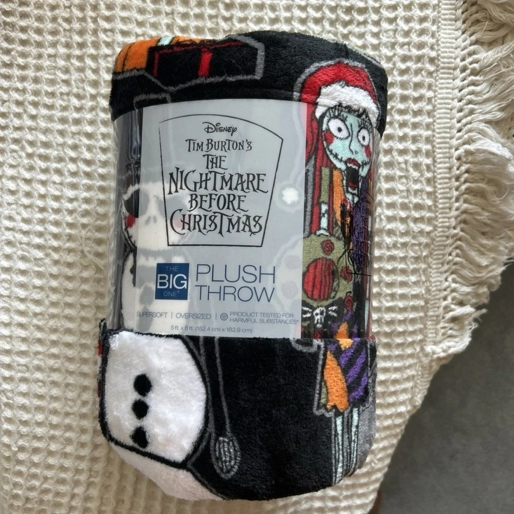 Disney The Nightmare Before Christmas Plush Throw - Black and Red